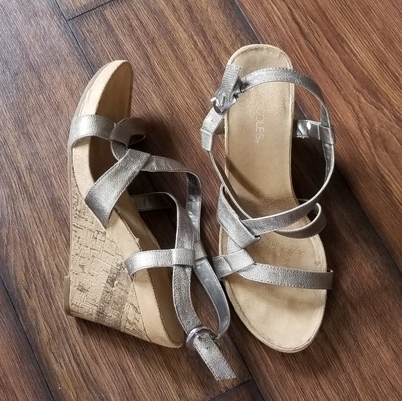 AEROSOLES Shoes - Aerosoles Metallic wedges 9.5 gold bronze